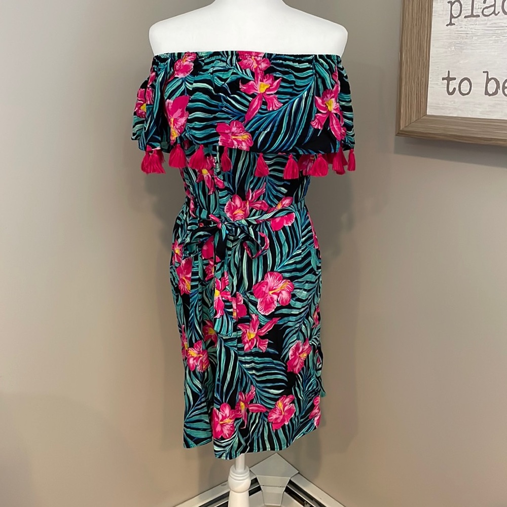 NWT Charlie Paige Dress